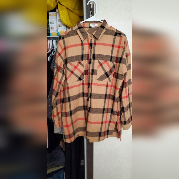 ANDREE BY UNIT Tops - Andree By Unit Button Down Shirt (size M)